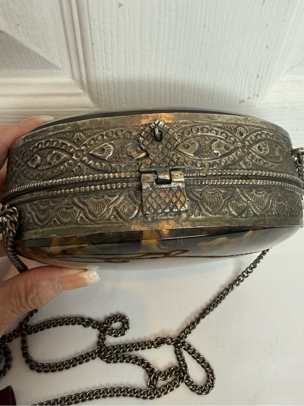 ASOS OVAL SHAPED METAL CROSSBODY PURSE